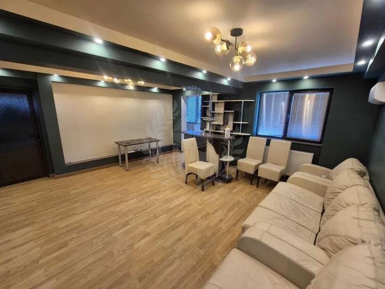 Apartament cu 4 camere decomandat, mobilat în Republicii
