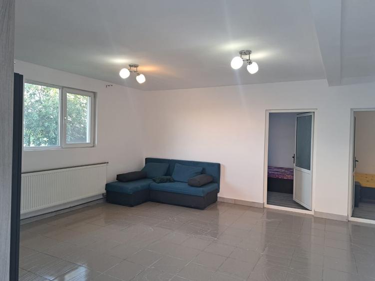 Casă cu 3 camere decomandat în Ariceștii Rahtivani