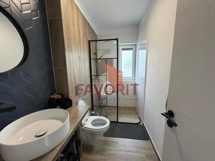 Casă cu 5 camere cu Teren 250 Mp în Utvin