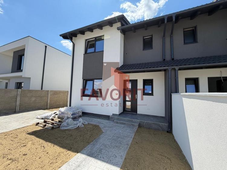 Duplex cu 4 camere cu Canalizare în Săcălaz