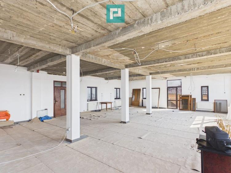 Spațiu comercial, de 121.30000305176 mp, în Micălaca