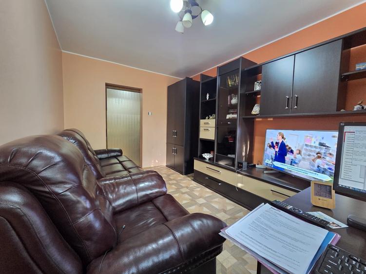 Apartament cu 2 camere decomandat în Micro 13