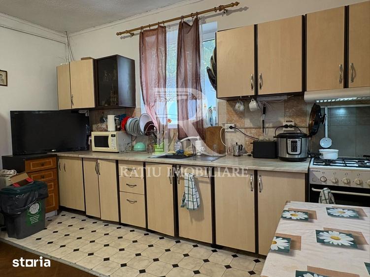 Casă cu 3 camere cu Teren 1606 Mp în Central
