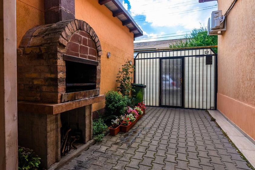 Casă cu 4 camere cu Teren 219 Mp în Central