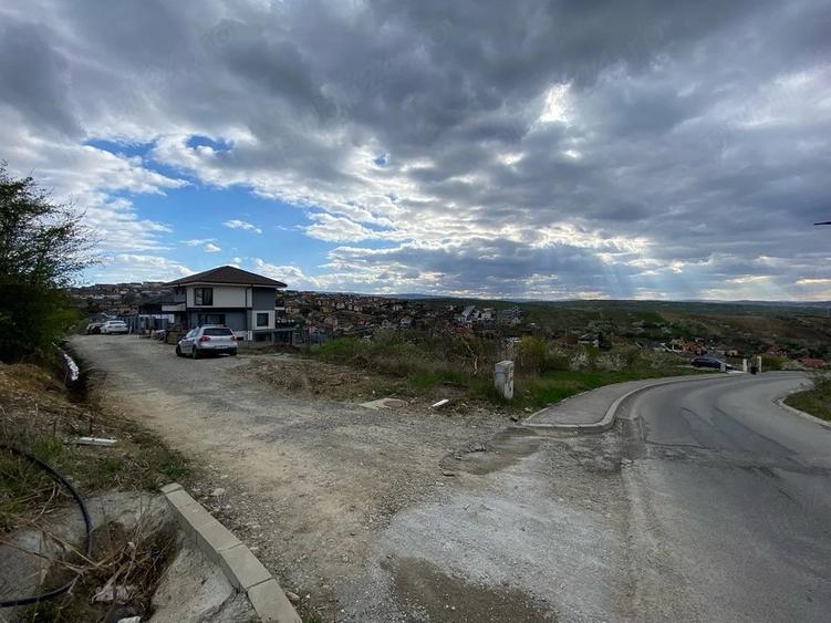 Teren de 529 mp, în Central
