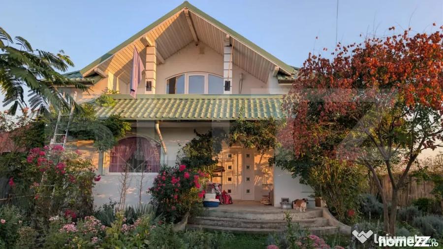 Casă cu 5 camere cu Teren 3837 Mp în Central