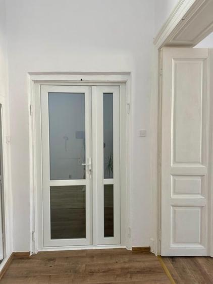 Apartament cu 5 camere semidecomandat în Cișmigiu