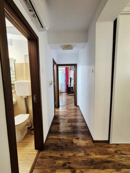Apartament cu 4 camere semidecomandat, mobilat în Tomis III