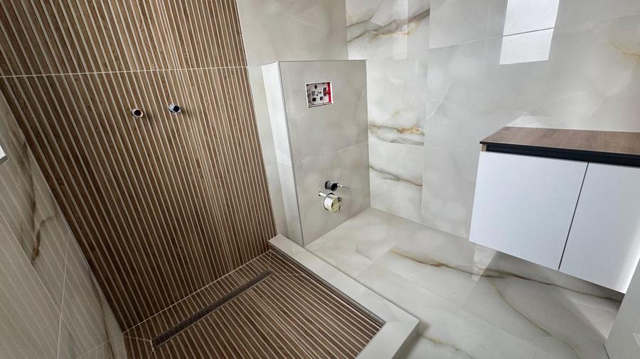 Duplex cu 4 camere cu Canalizare în Giroc