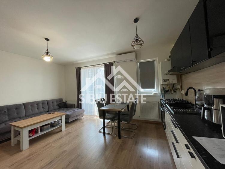 Apartament cu 3 camere semidecomandat, mobilat în Turnișor
