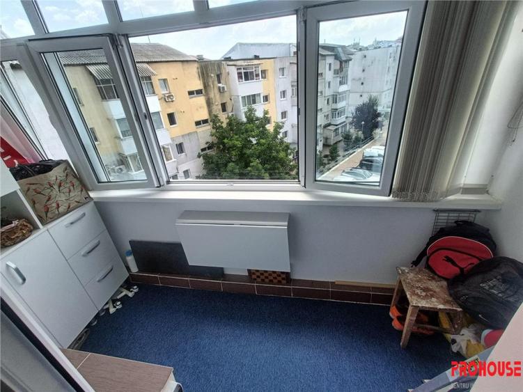 Apartament cu 3 camere decomandat în Mioriței
