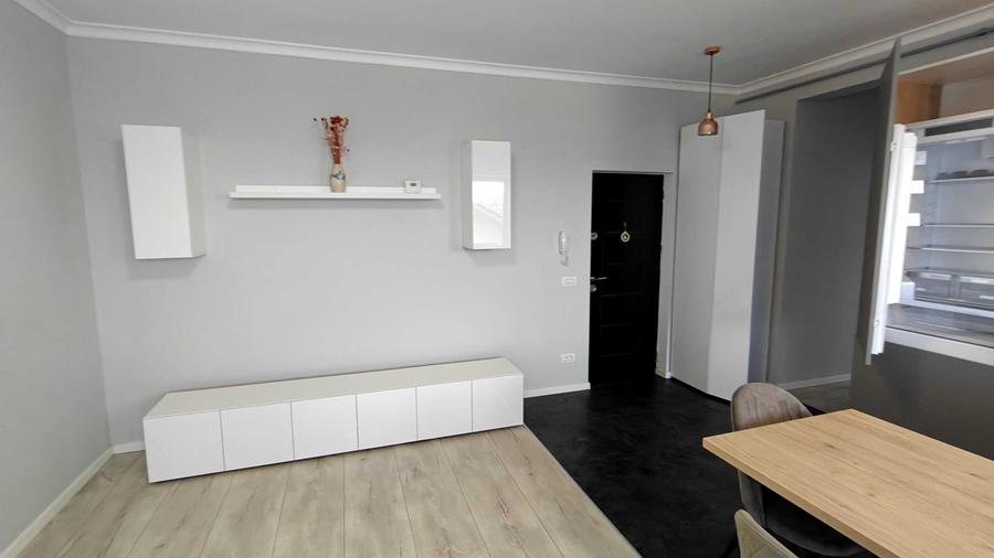 Apartament cu 2 camere semidecomandat în Giroc
