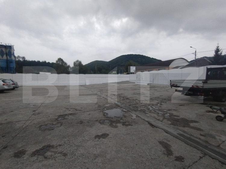Spațiu comercial, de 1,000 mp, în Năsăud