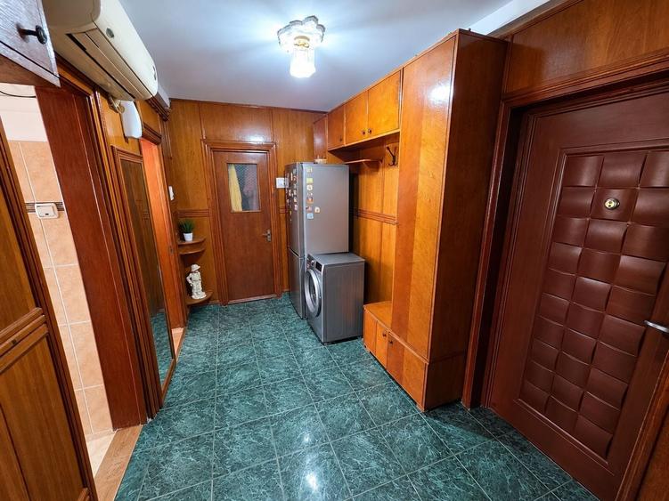 Garsonieră decomandată, mobilată în Gara