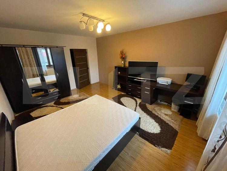 Casă individuală cu 6 camere cu Canalizare în Semicentral