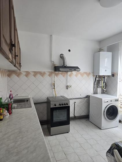 Casă individuală cu 9 camere cu Teren 200 Mp în Dorobanți
