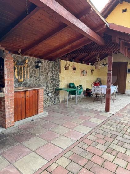 Casă individuală cu 5 camere cu Garaj în Feldioara (Ucea)