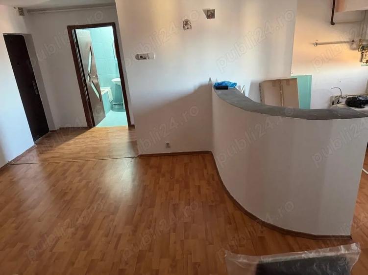 Garsonieră decomandată în Central