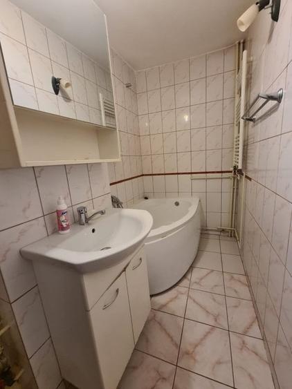 Garsonieră decomandată în Timpuri Noi