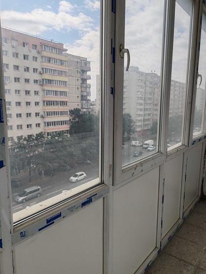 Apartament cu 3 camere semidecomandat în Ștefan cel Mare