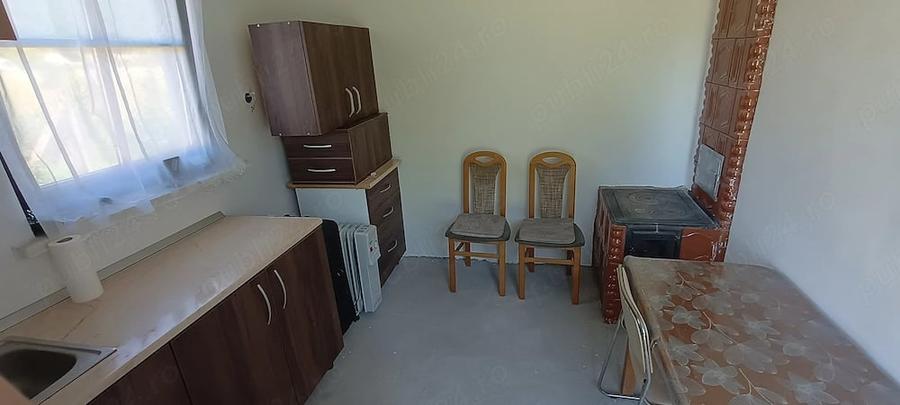 Casă cu 2 camere cu Teren 1030 Mp în Budeasa