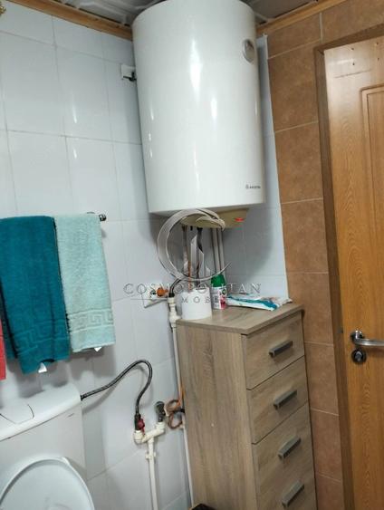 Casă cu Canalizare în Costești
