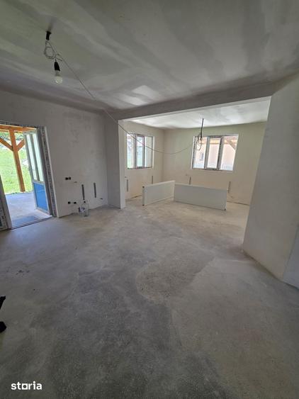 Casă cu 3 camere cu Teren 800 Mp în Beliș