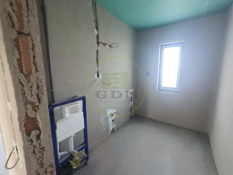 Casă individuală cu 4 camere cu Canalizare în Suseni