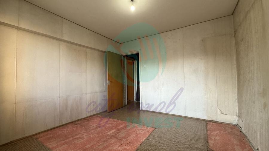 Apartament cu 3 camere semidecomandat în Lacul Tei