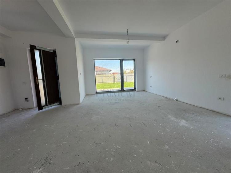 Casă individuală cu 4 camere cu Teren 320 Mp în Moșnița Nouă