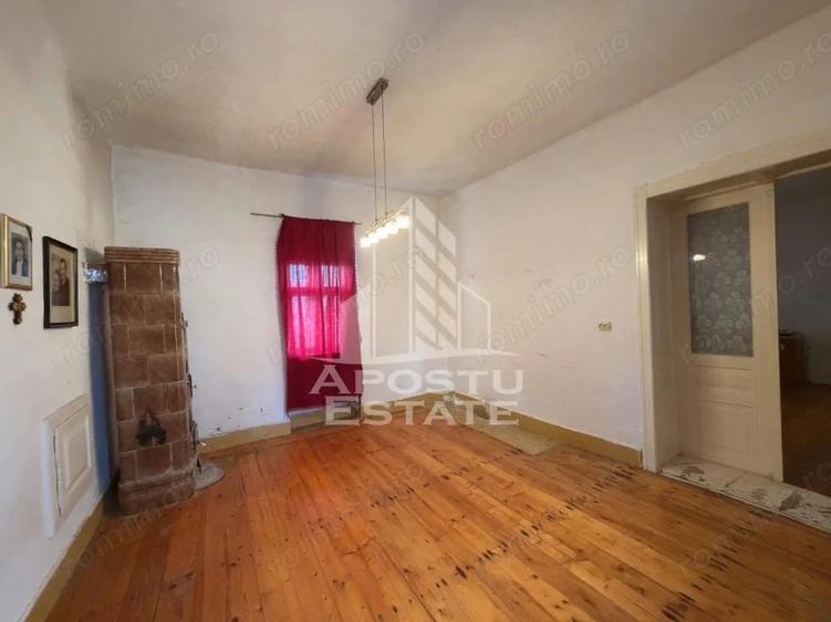 Casă cu 5 camere cu Teren 5755 Mp în Șandra