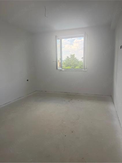 Casă cu 3 camere cu Teren 370 Mp în Central