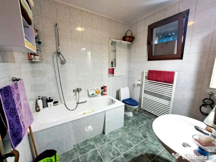 Casă cu 5 camere cu Teren 500 Mp în Hărman