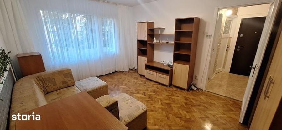 Garsonieră decomandată în Astra