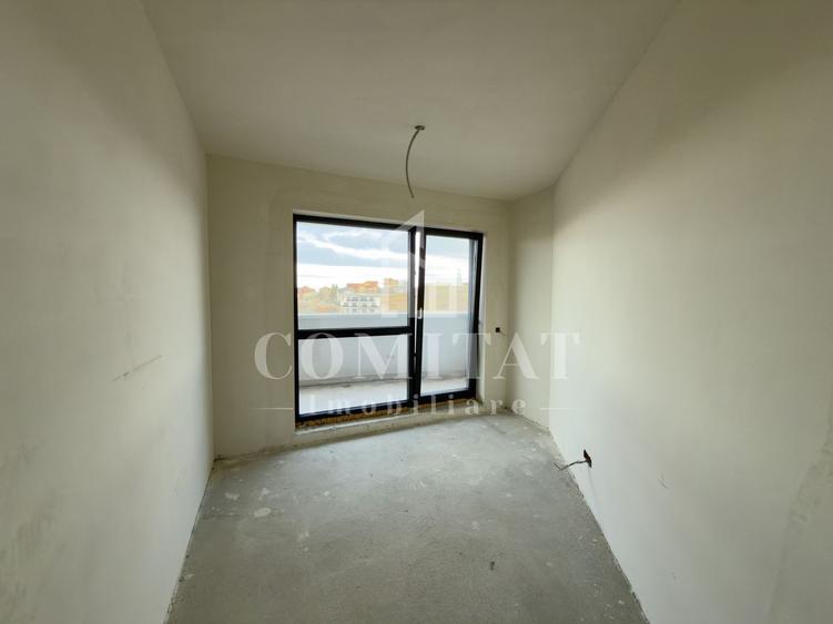 Apartament cu 4 camere semidecomandat în Zorilor