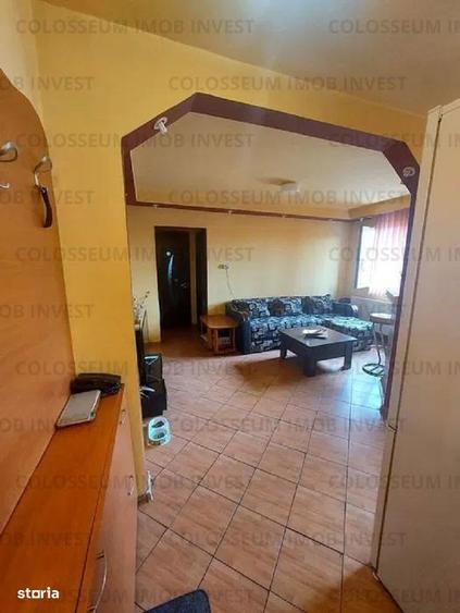 Apartament cu 3 camere semidecomandat în Florilor
