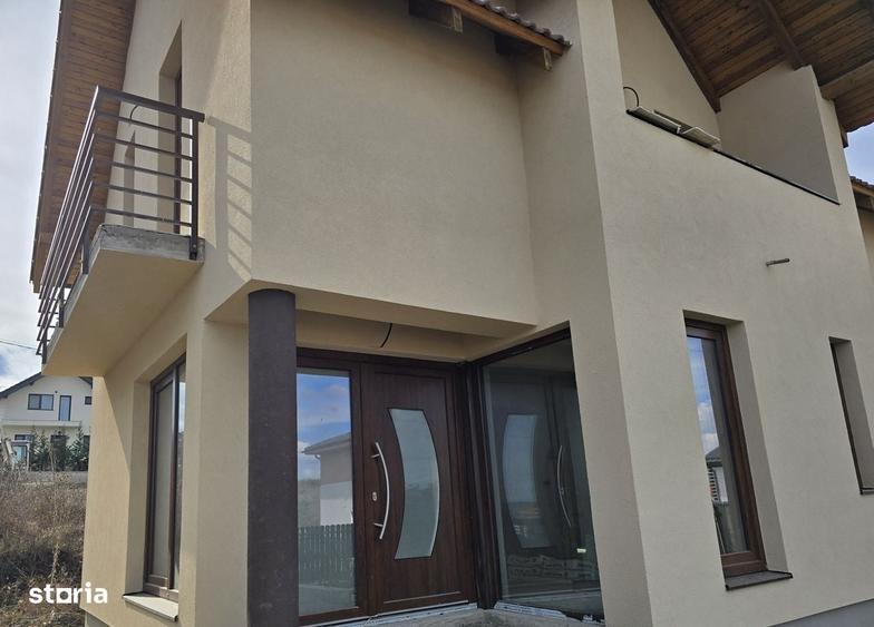 Casă cu 4 camere în Juc-Herghelie