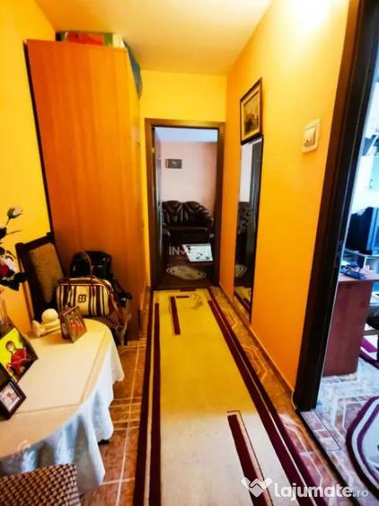 Apartament cu 2 camere decomandat în Nicolina