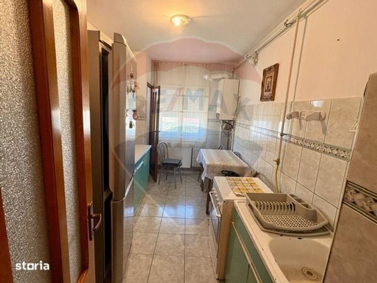 Apartament cu 3 camere decomandat în Central
