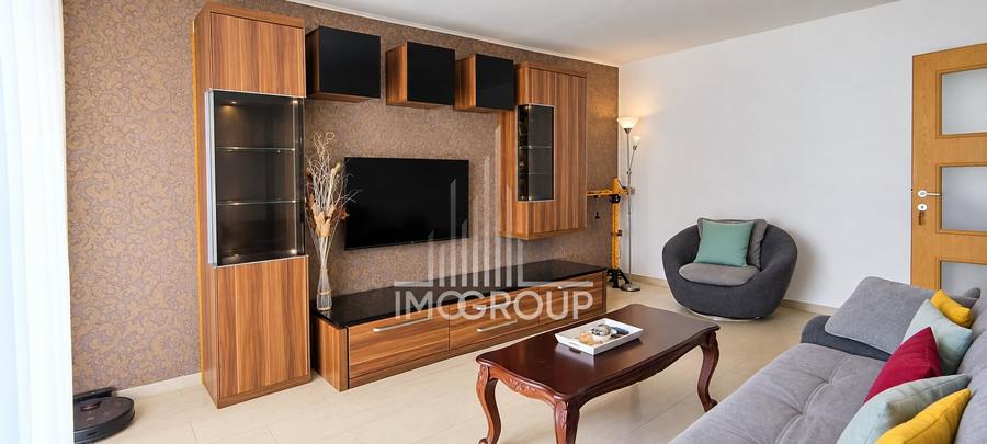 Apartament cu 4 camere decomandat în Plopilor