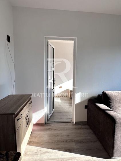 Apartament cu 2 camere semidecomandat, mobilat în Nufărul