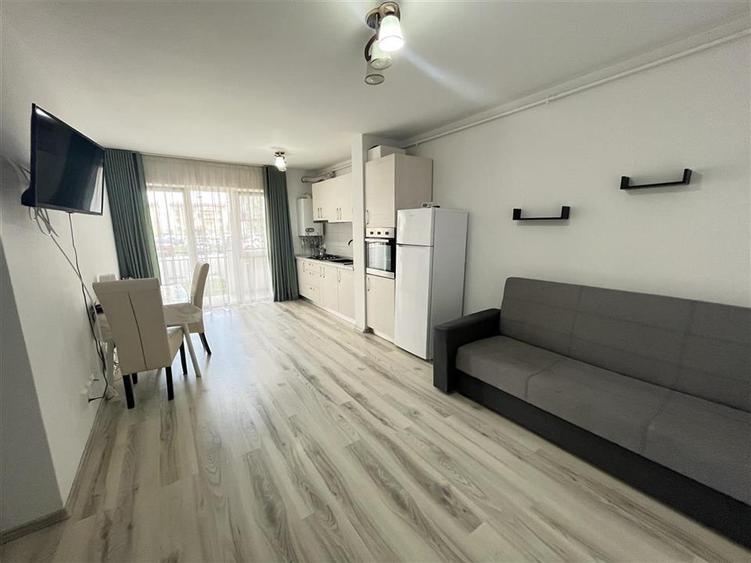 Apartament cu 2 camere semidecomandat, mobilat în Industrial Vest