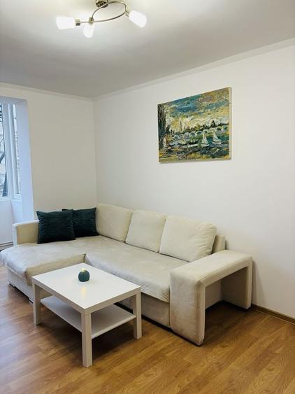 Apartament cu 2 camere decomandat în Medicină