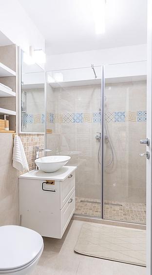 Apartament cu 3 camere semidecomandat în Exterior Nord