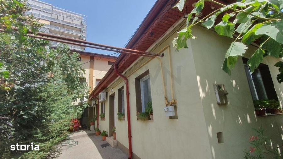 Casă cu 6 camere cu Teren 328 Mp în Dristor