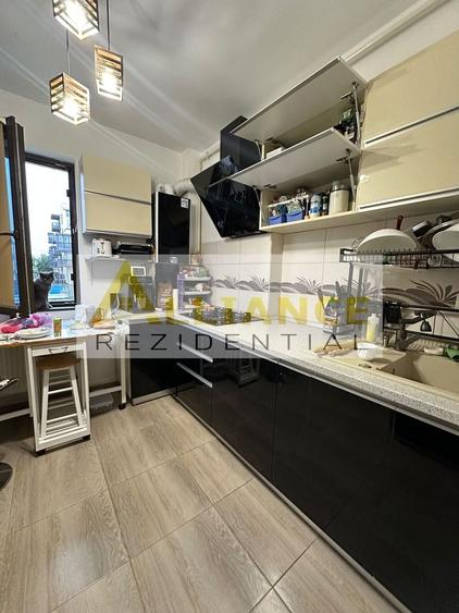 Apartament cu 3 camere decomandat în 1 Decembrie 1918