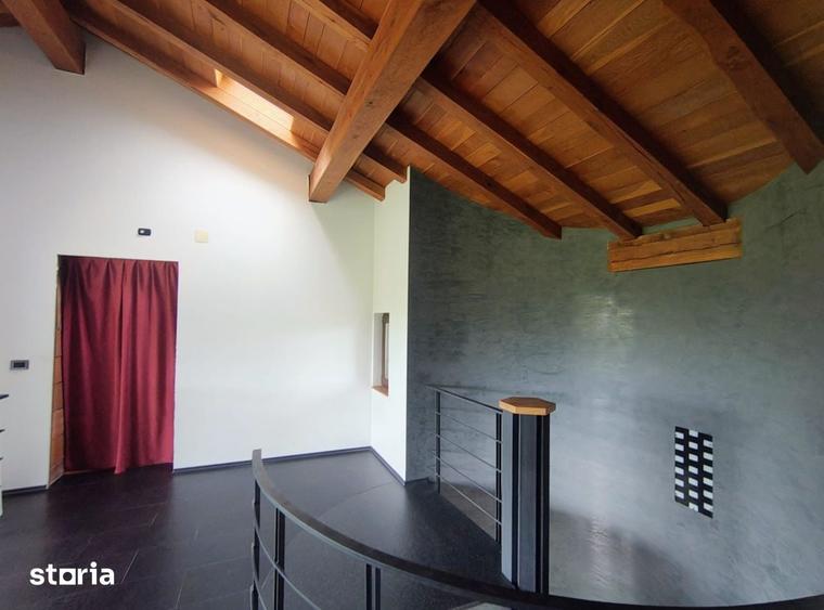 Casă cu 5 camere cu Teren 1200 Mp în Bucovăț