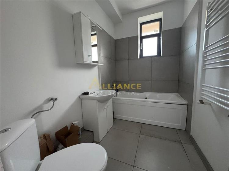 Duplex cu 3 camere cu Canalizare în Central