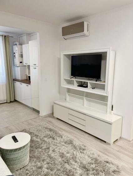 Apartament cu 2 camere decomandat în Titan