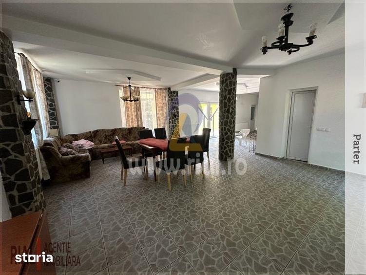 Casă cu 8 camere cu Teren 1110 Mp în Central